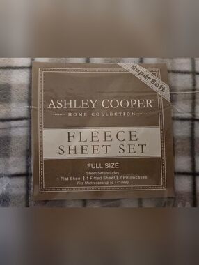 Ashley Cooper Fleece Sheet Set in Gray Plaid